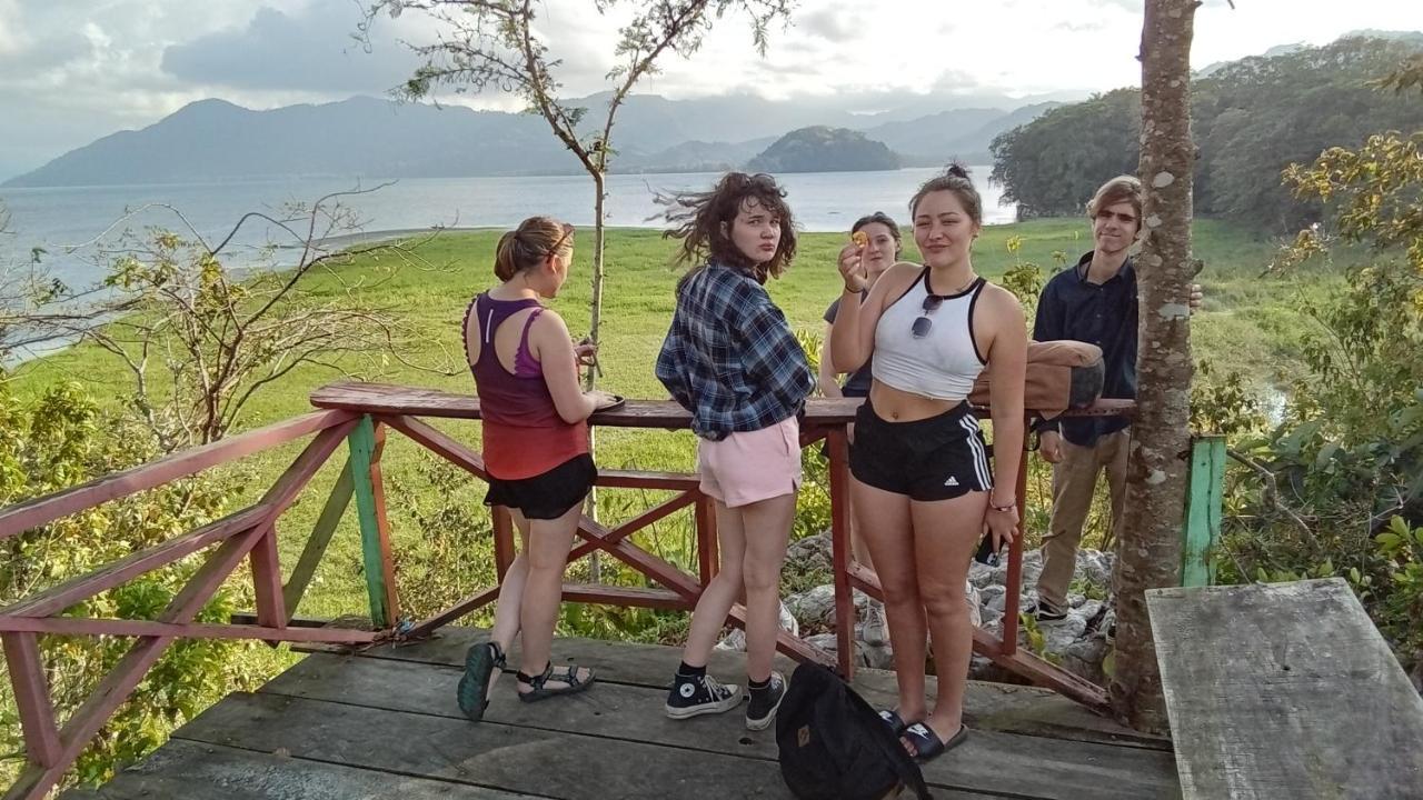 Hostal Azul Del Lago Agua Azul エクステリア 写真