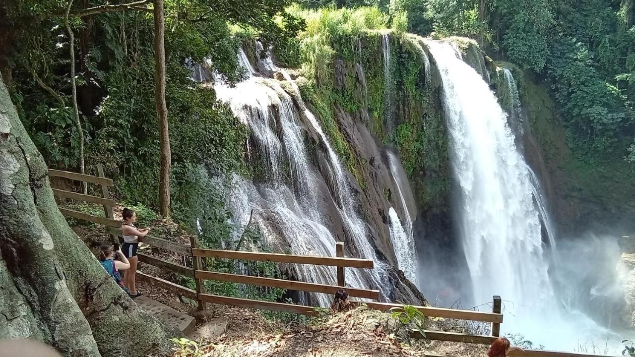 Hostal Azul Del Lago Agua Azul エクステリア 写真