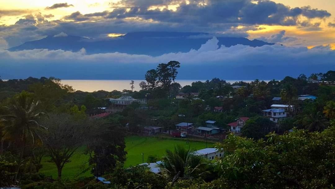 Hostal Azul Del Lago Agua Azul エクステリア 写真